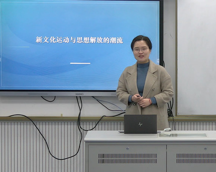 王若颖：讲好思政课，点燃学生心...